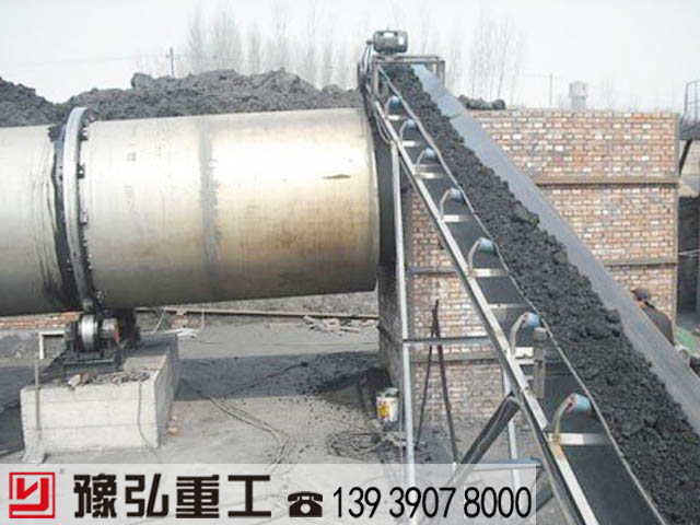 煤泥脱水机输送装置现场作业图